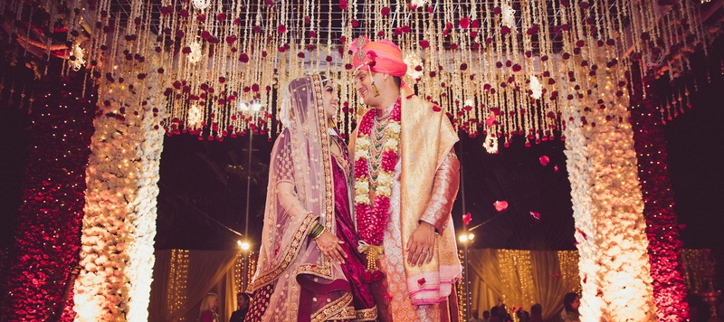 Akshay & Krutika Bangalore : This real-life royal couple bowed to love in a gorgeous Taj Westend Bangalore wedding